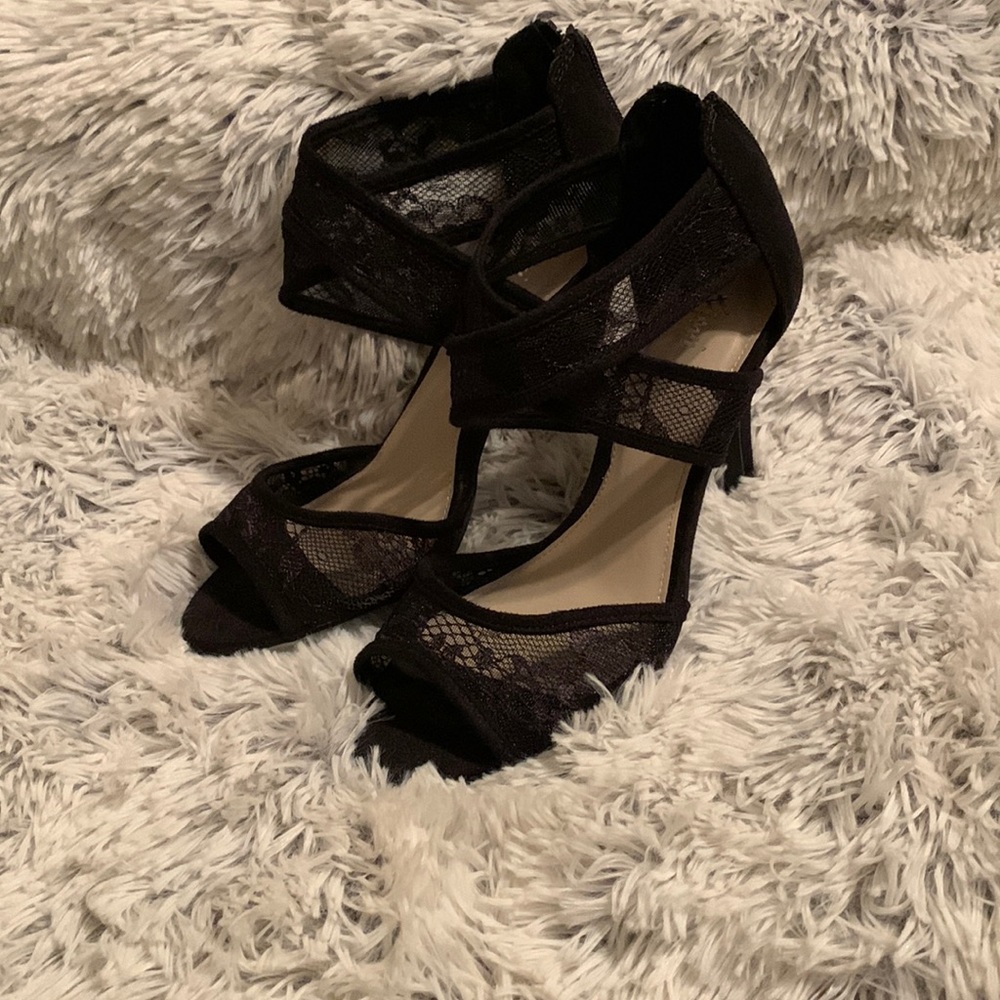 Isabel black heels